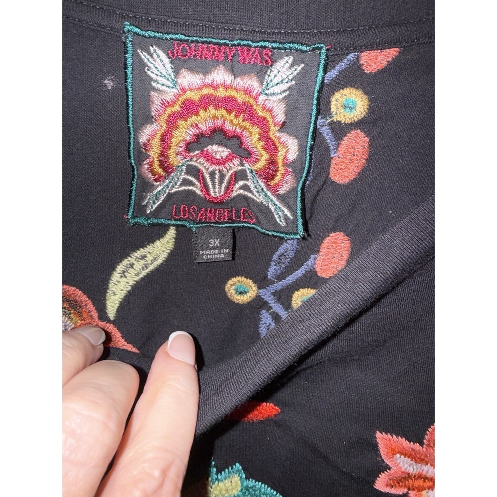 Johnny Was Averi Relaxed Black Tee 3X Embroidered Floral Butterflies Boho - Picture 7 of 7